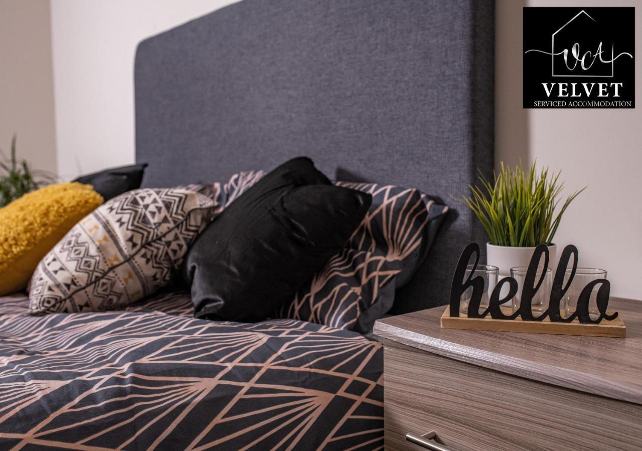 1 Bed House At Velvet Serviced Accommodation Swansea With Free Parking & Wifi - Sa1 Zewnętrze zdjęcie